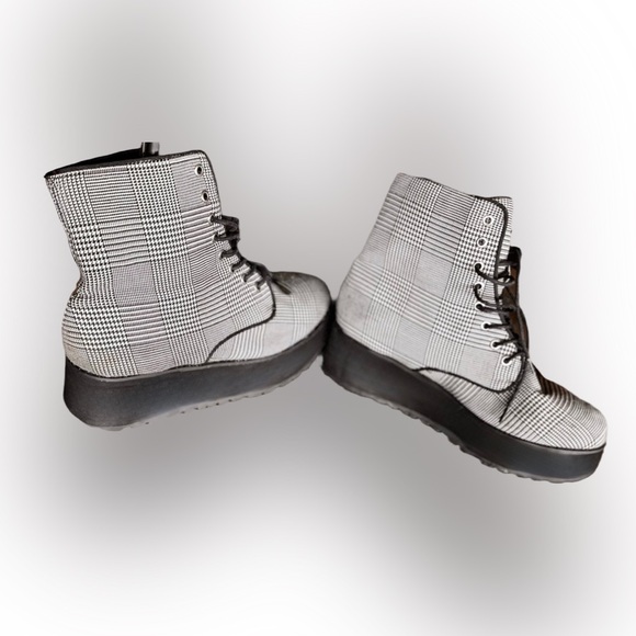 Vintage Plaid Platform Lace-Up Boots | Size 8 | Y2K Patchwork Style - Picture 10 of 14